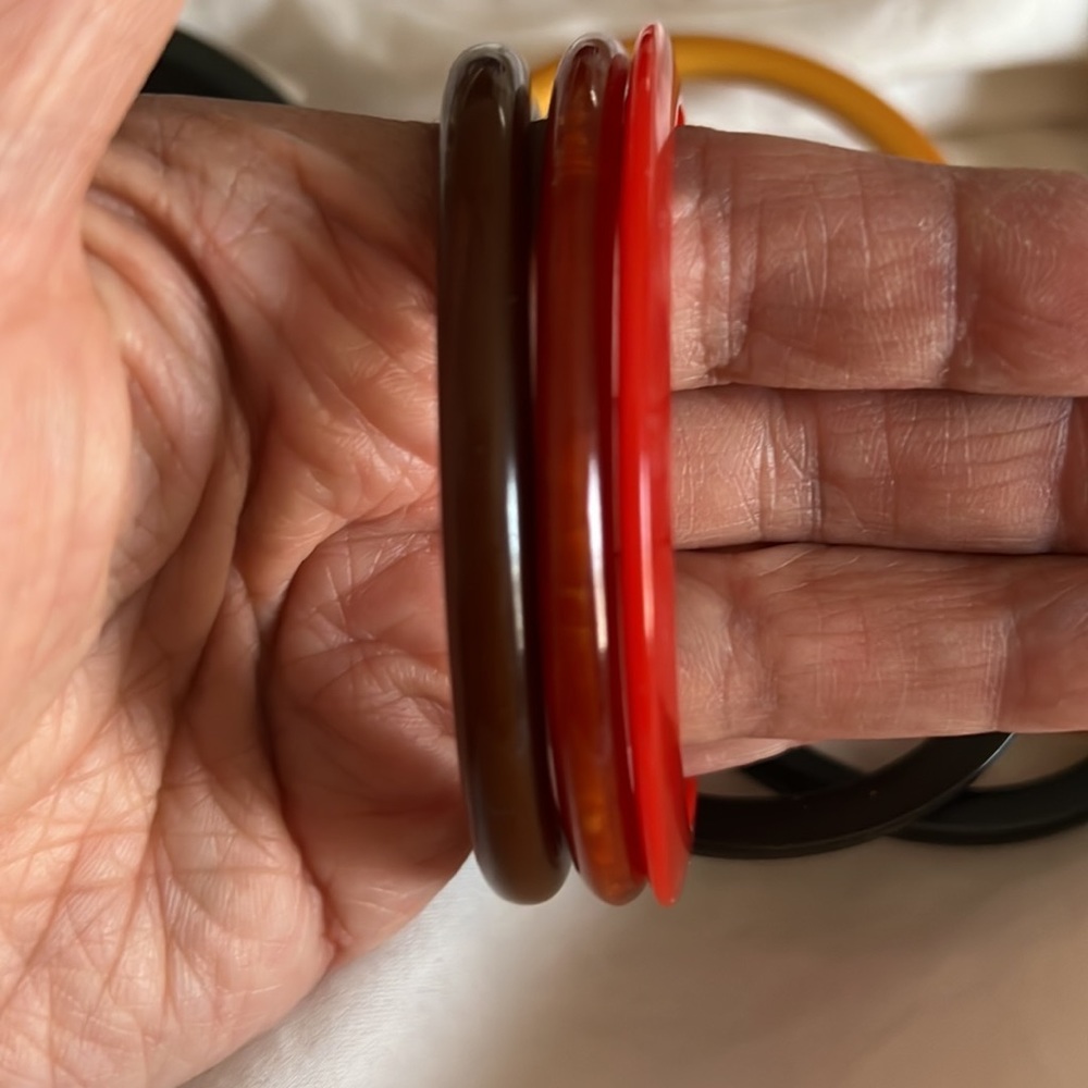 Lot of 14 Bakelite, Bengals